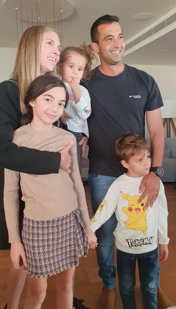 אסף חממי ז"ל עם בני משפחתו (פרטי)