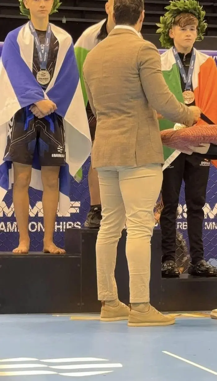 אביב אנג'ל על הפודיום בתחרות MMA (באדיבות המועדון)