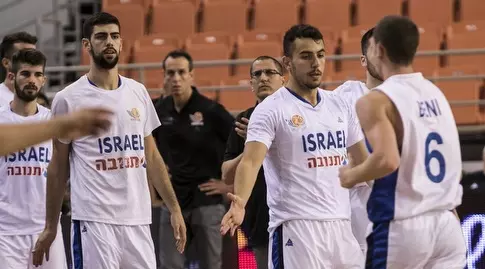 שחקני נבחרת ישראל מרוצים (FIBA) (מערכת ONE)