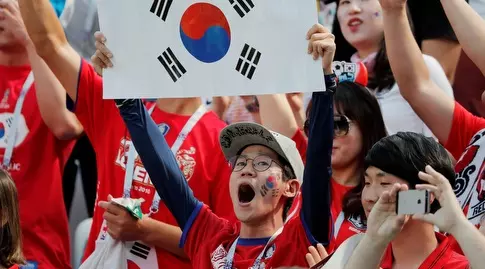 אוהד דרום קוריאה בטירוף (רויטרס)