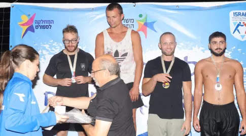 הזוכים בקטגוריית 80 קילו באליפות ישראל בהאיבקות חופים (אלדד עובדיה)