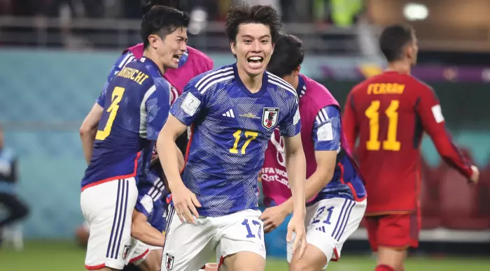 שחקני יפן חוגגים את הניצחון על ספרד. "לאירופאים היה קשה נגדם" (רדאד ג'בארה)