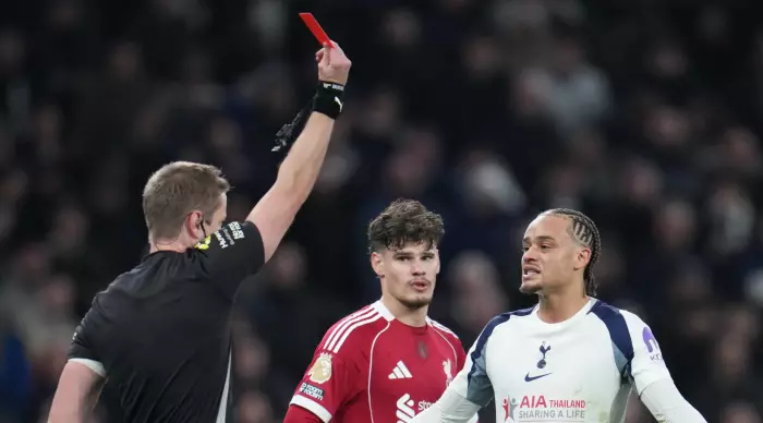 צ'אבי סימונס מורחק (IMAGO)