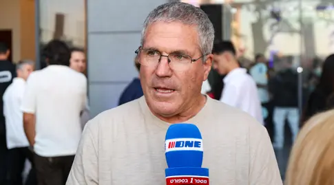 ניר לוין (שחר גרוס)