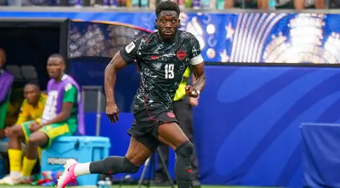 אלפונסו דייויס. אחד מהשחקנים שהגיעו מה-MLS לבמות הכי גדולות (IMAGO)