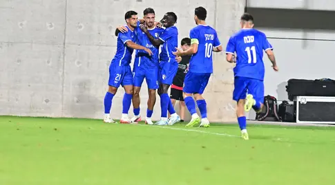 שחקני עירוני קריית שמונה חוגגים (ראובן שוורץ)