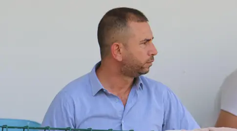 אלי סניור (יונתן גינזבורג)