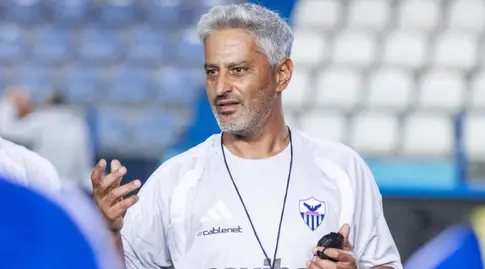 ברק יצחקי באימון הבכורה (אנורתוזיס פמגוסטה)