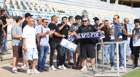 אוהדי טבריה באו לאימון לתמוך (עודד חסין, עירוני טבריה)