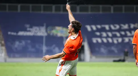 עומר שירזי חוגג (שחר גרוס)