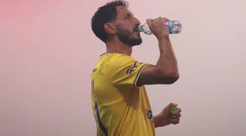 שגיב יחזקאל שותה (רדאד ג
