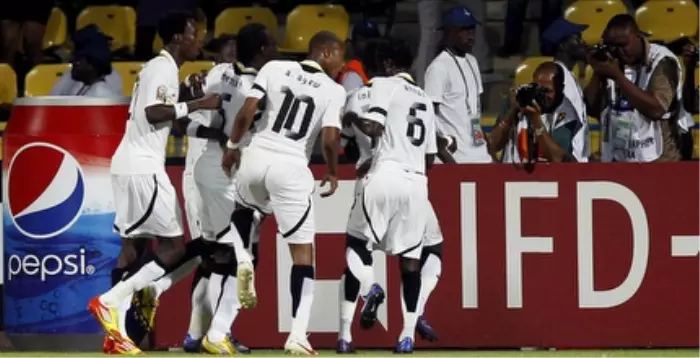גאנה חוגגת עלייה לחצי הגמר (רויטרס)
